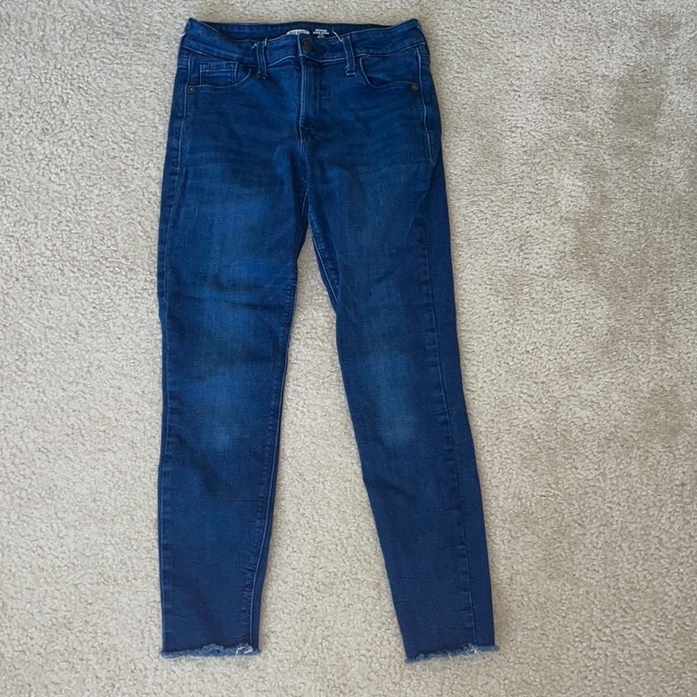 Old Navy Rockstar Super Skinny Jean. Ankle Length. Mid-Rise.